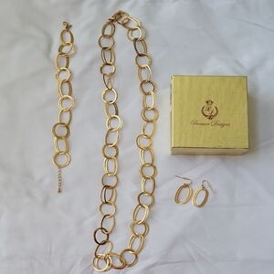 Premier Designs Vintage Gold Tone Necklace, Bracelet and Earring Set